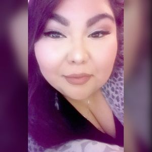 Meet your Posher, Selene